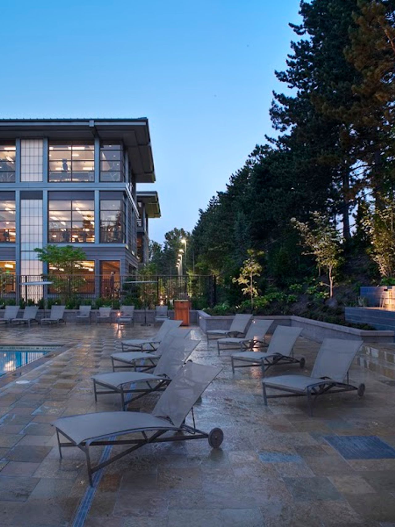 Photo of Bellevue Club Hotel