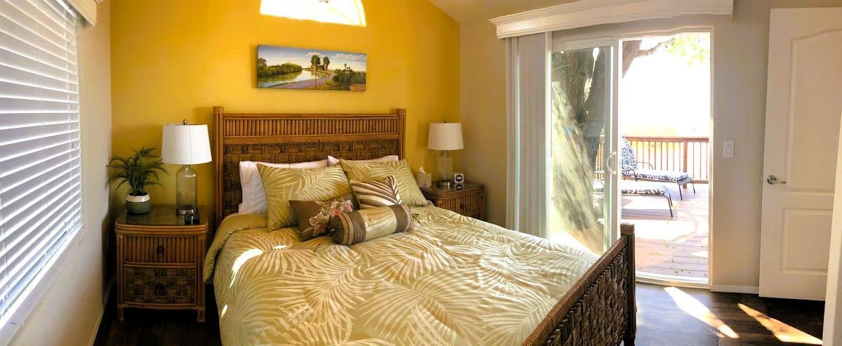 Photo of Village West Marina & Resort - "Waterfront" Bungalow - Bedroom, Queen bed