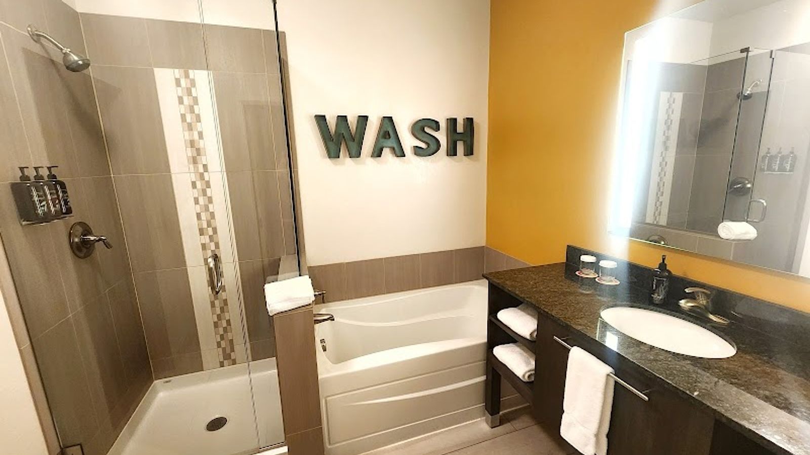 Photo of Oxford Suites Bellingham