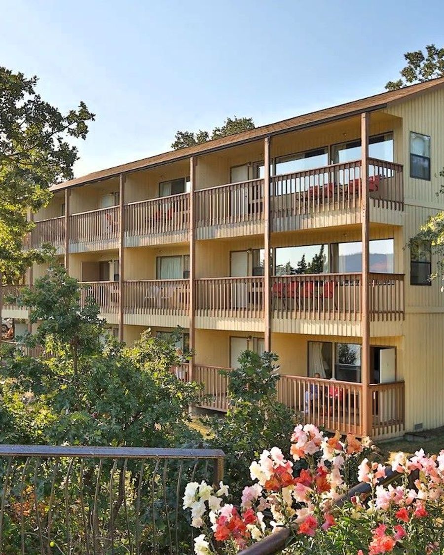 Westcliff Lodge Exterior