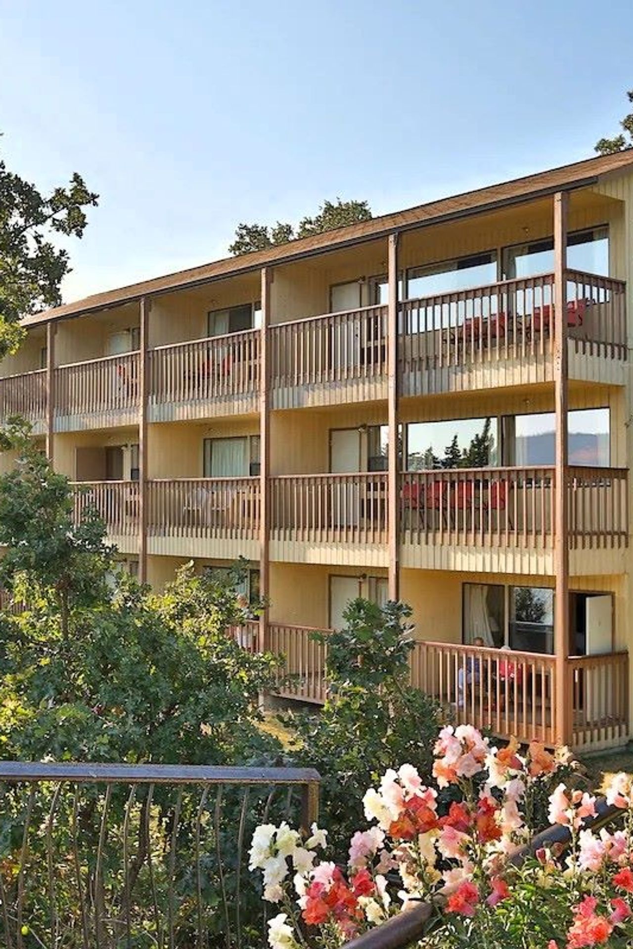 Westcliff Lodge Exterior