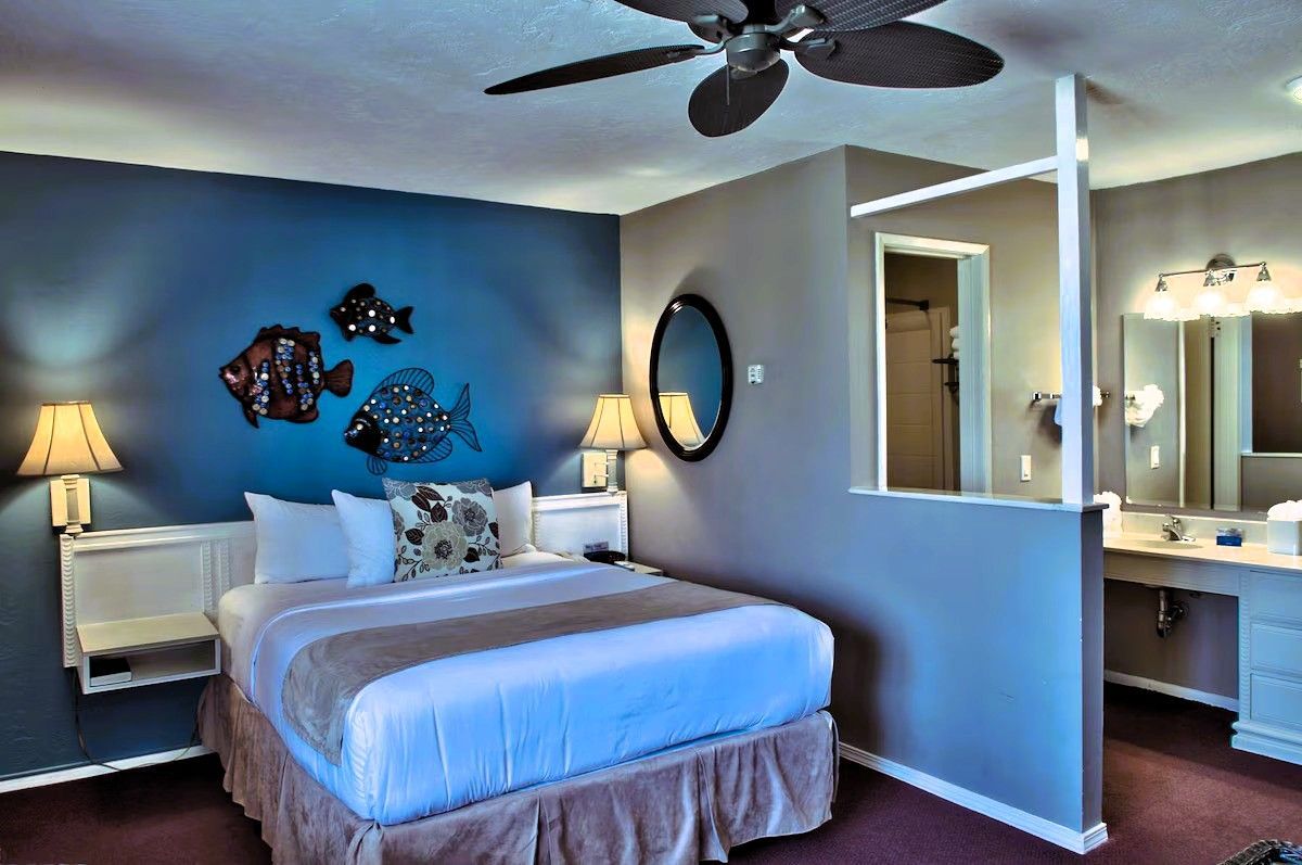 Lovers Point Inn - Second Floor King room