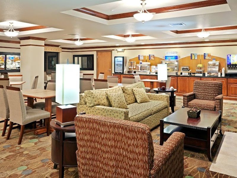 Photo of Holiday Inn Express & Suites Vancouver Mall/Portland Area, an IHG Hotel