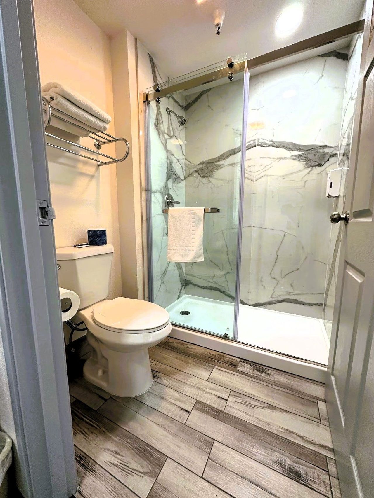 Motel Santa Cruz - Bathroom