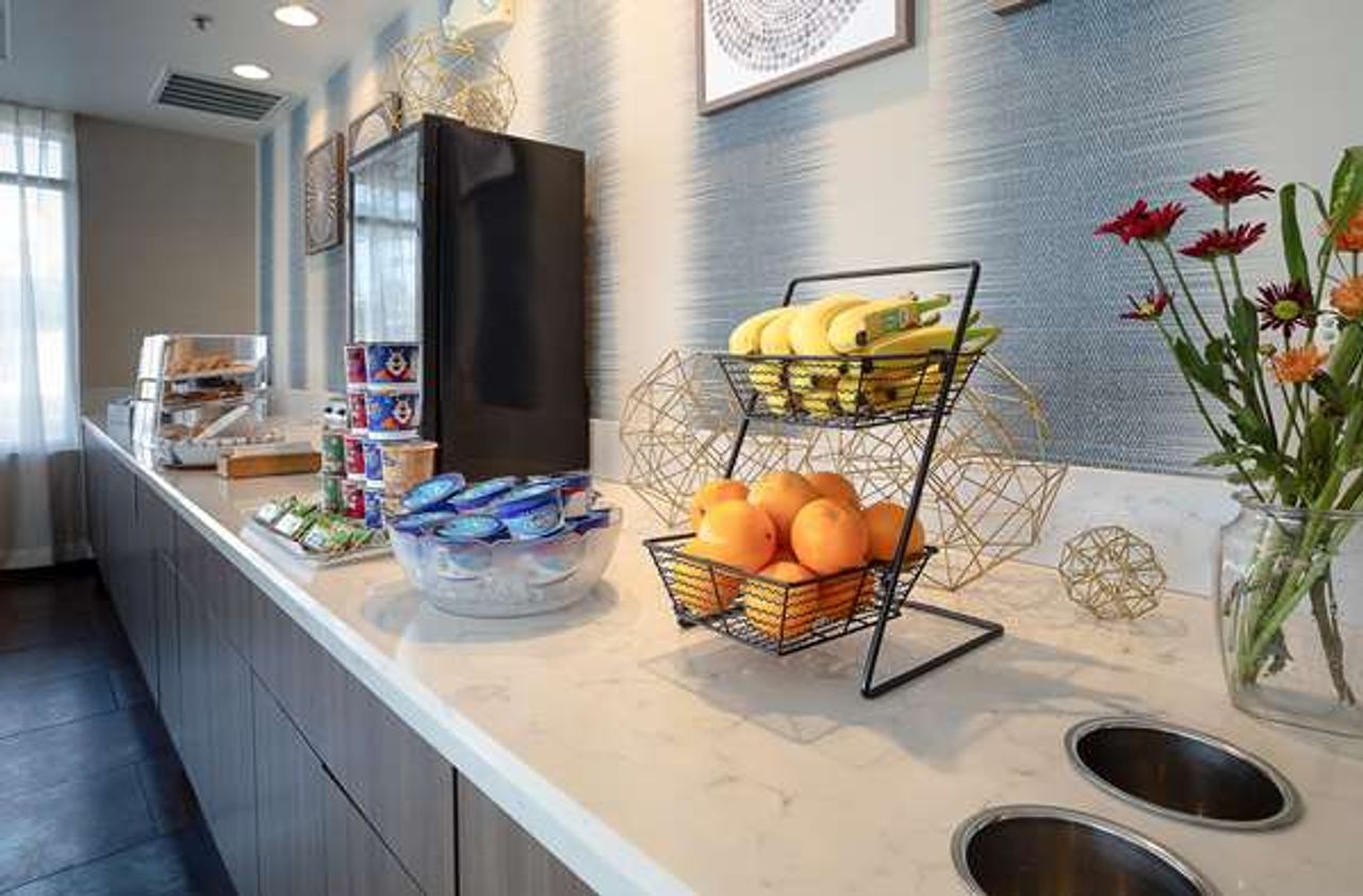 Photo of Hawthorn Suites by Wyndham Oakland/Alameda