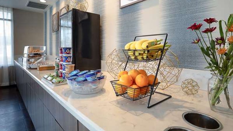 Photo of Hawthorn Suites by Wyndham Oakland/Alameda