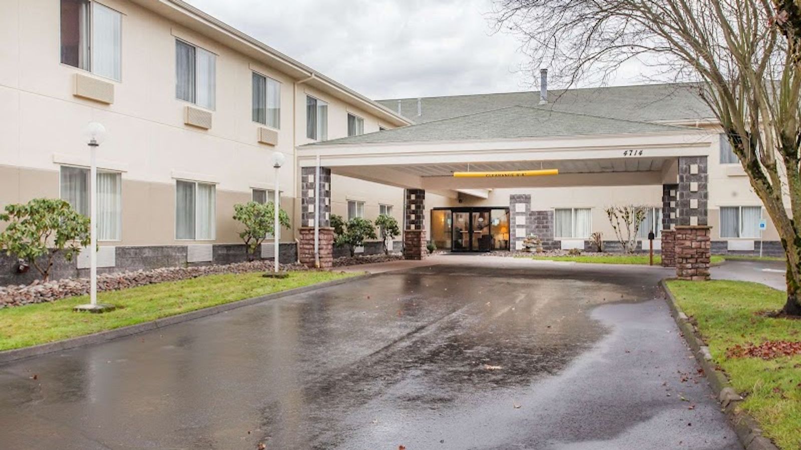 Photo of Comfort Suites Near Vancouver Mall