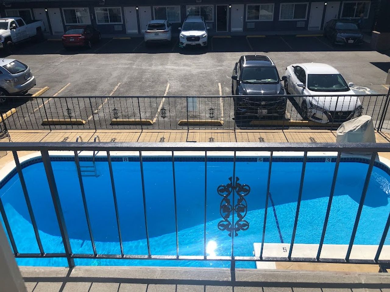 Photo of University Inn & Suites Eugene - Heated Outdoor Pool