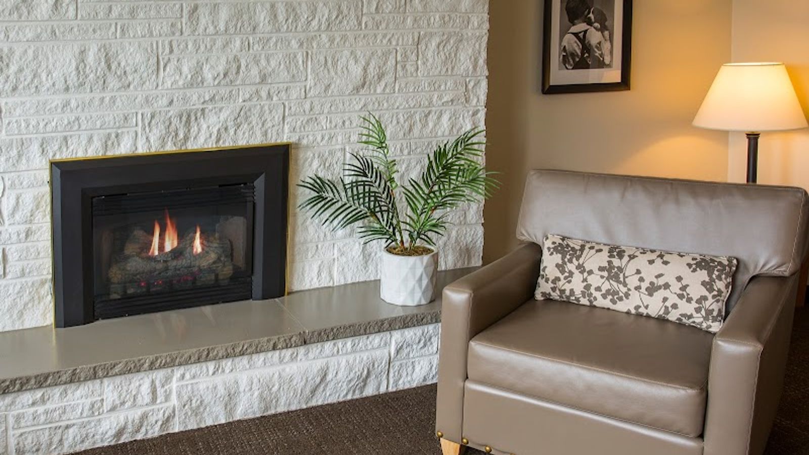 Photo of Looking Glass Inn