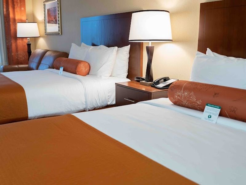 Photo of Phoenix Inn Suites Albany
