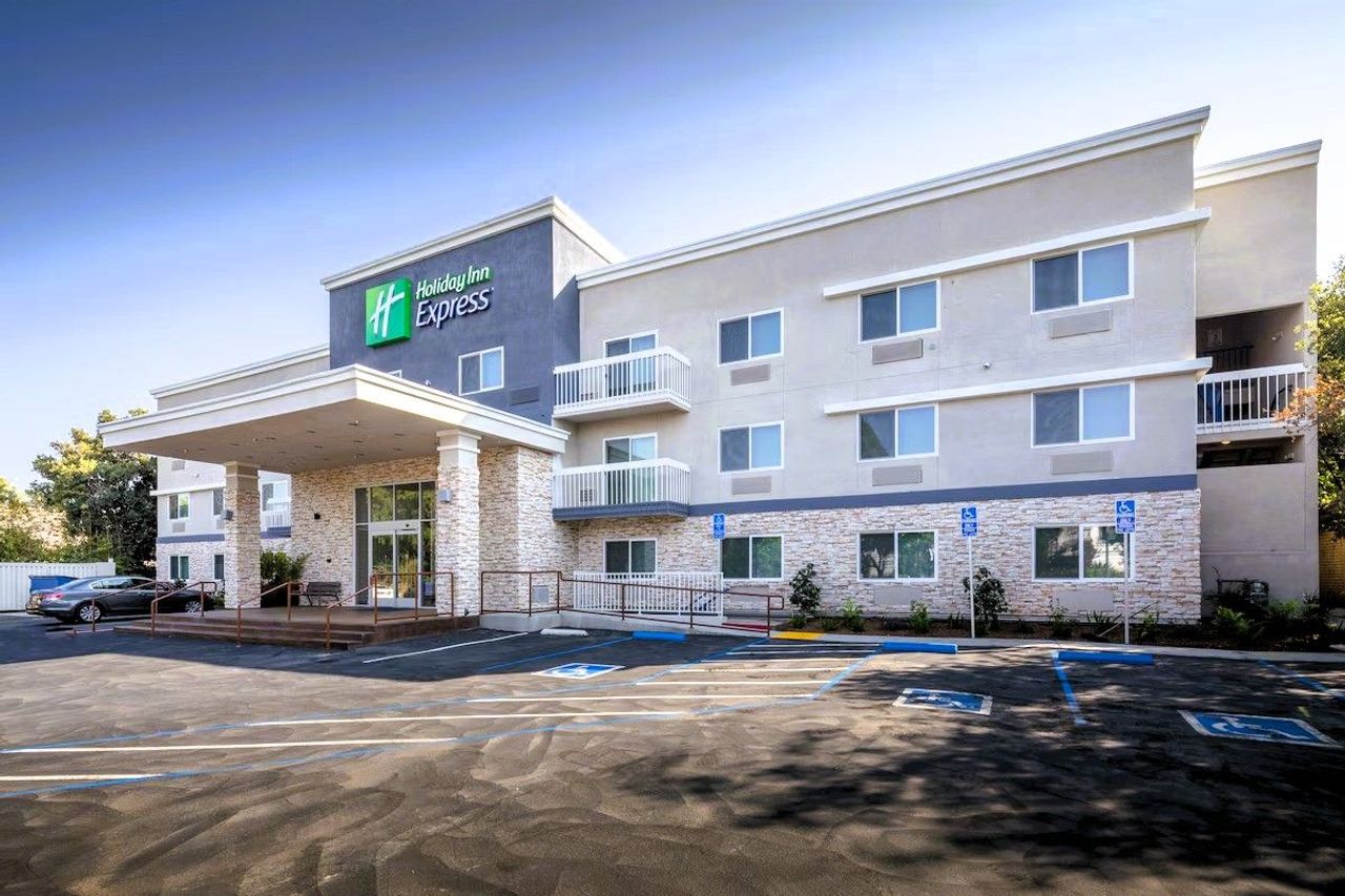 Holiday Inn Express Sunnyvale - Silicon Valley by IHG