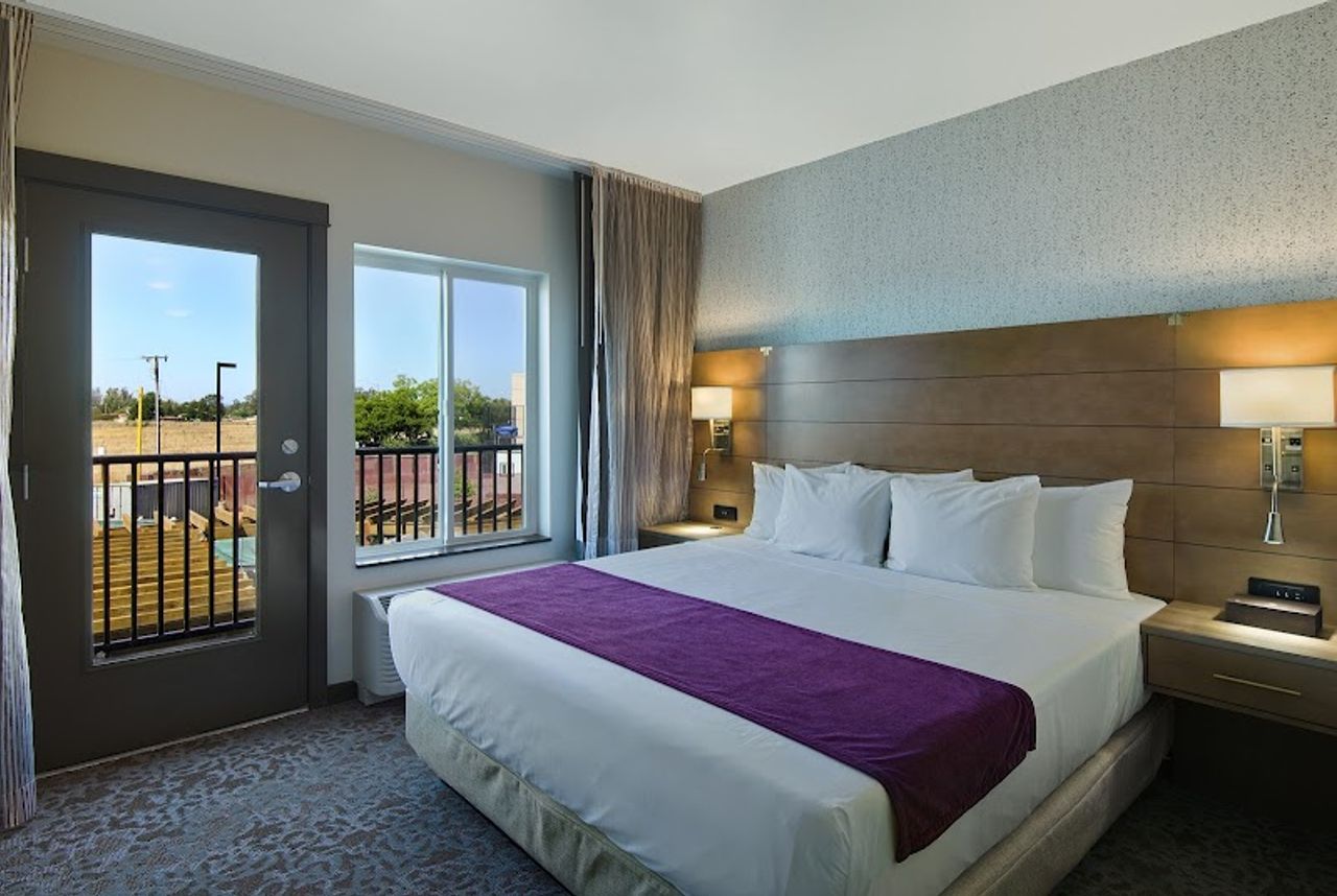 Photo of Oxford Suites Sonoma County - Rohnert Park