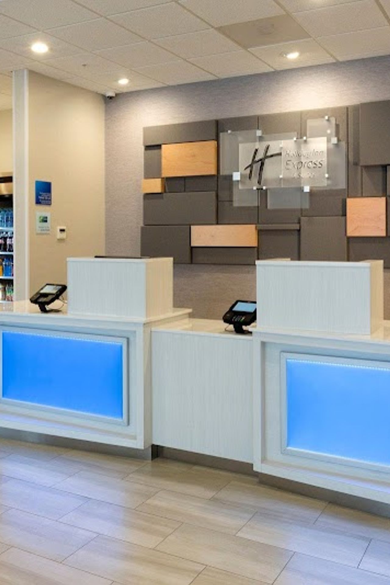 Photo of Holiday Inn Express & Suites Seattle South - Tukwila, an IHG Hotel