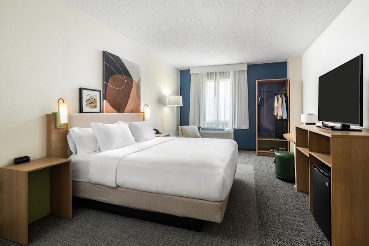 Photo of Spark by Hilton Springfield Eugene - Room, King bed