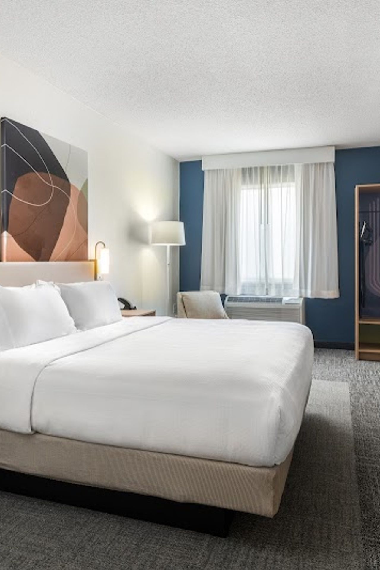 Photo of Spark by Hilton Springfield Eugene - Room, King bed