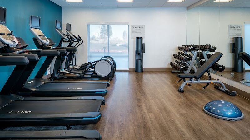 Photo of Holiday Inn Express & Suites Bend South, an IHG Hotel