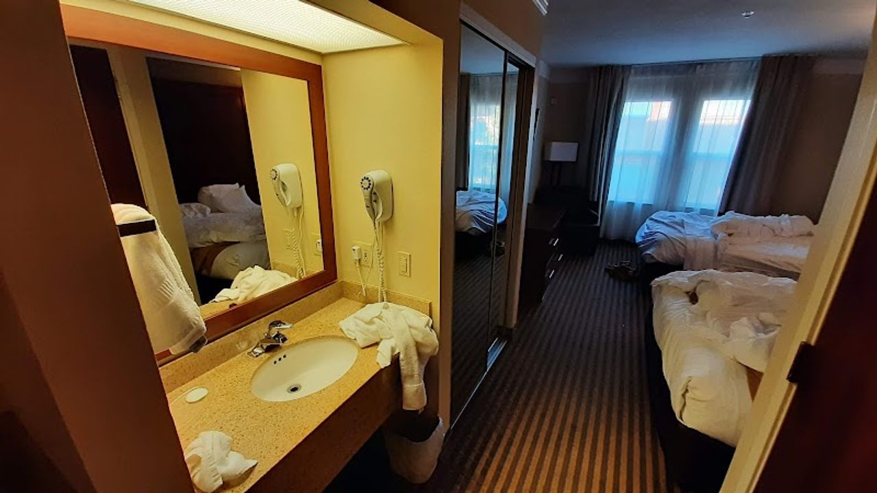 Photo of Comfort Suites Visalia - Convention Center