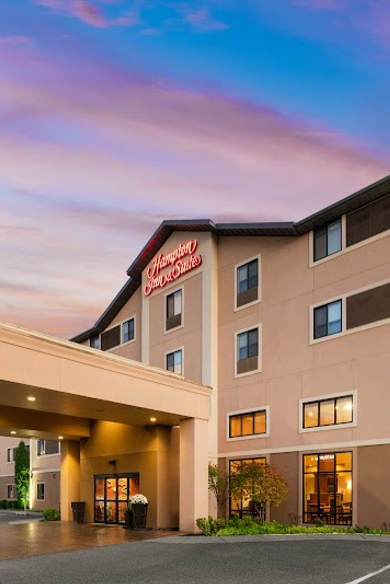 Photo of Hampton Inn & Suites Burlington