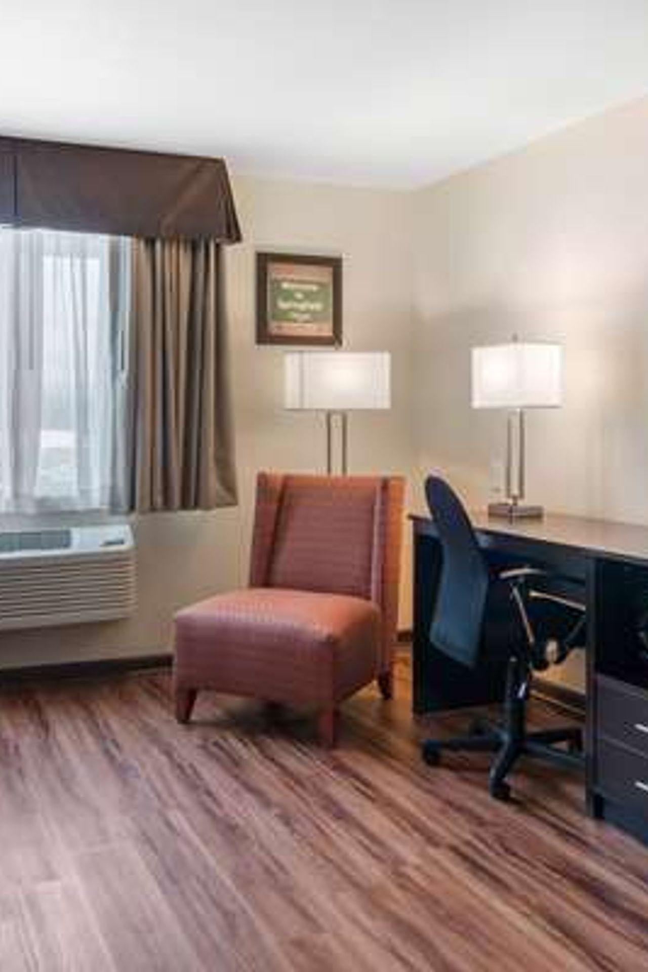 Photo of Econo Lodge Inn & Suites Springfield Main Street - Room, 2 Queen beds, Work desk, Flat TV
