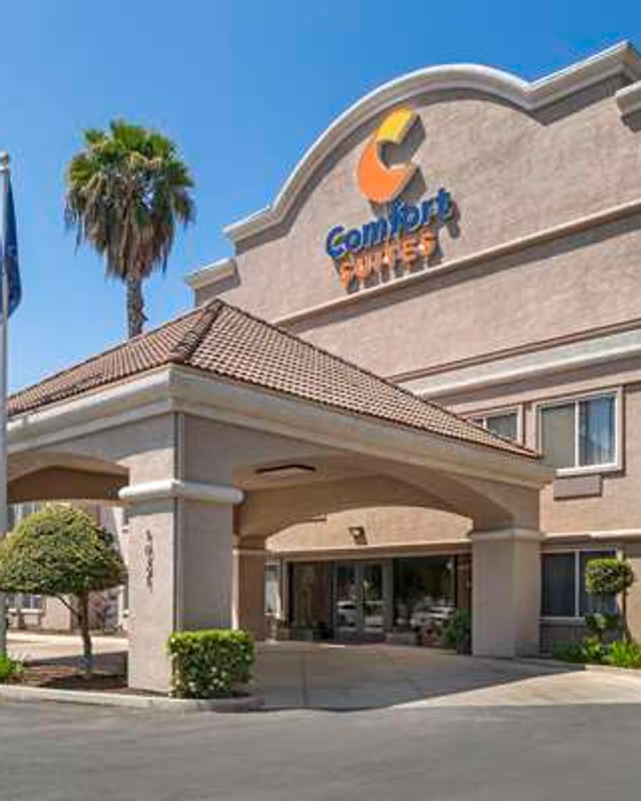 Comfort Suites