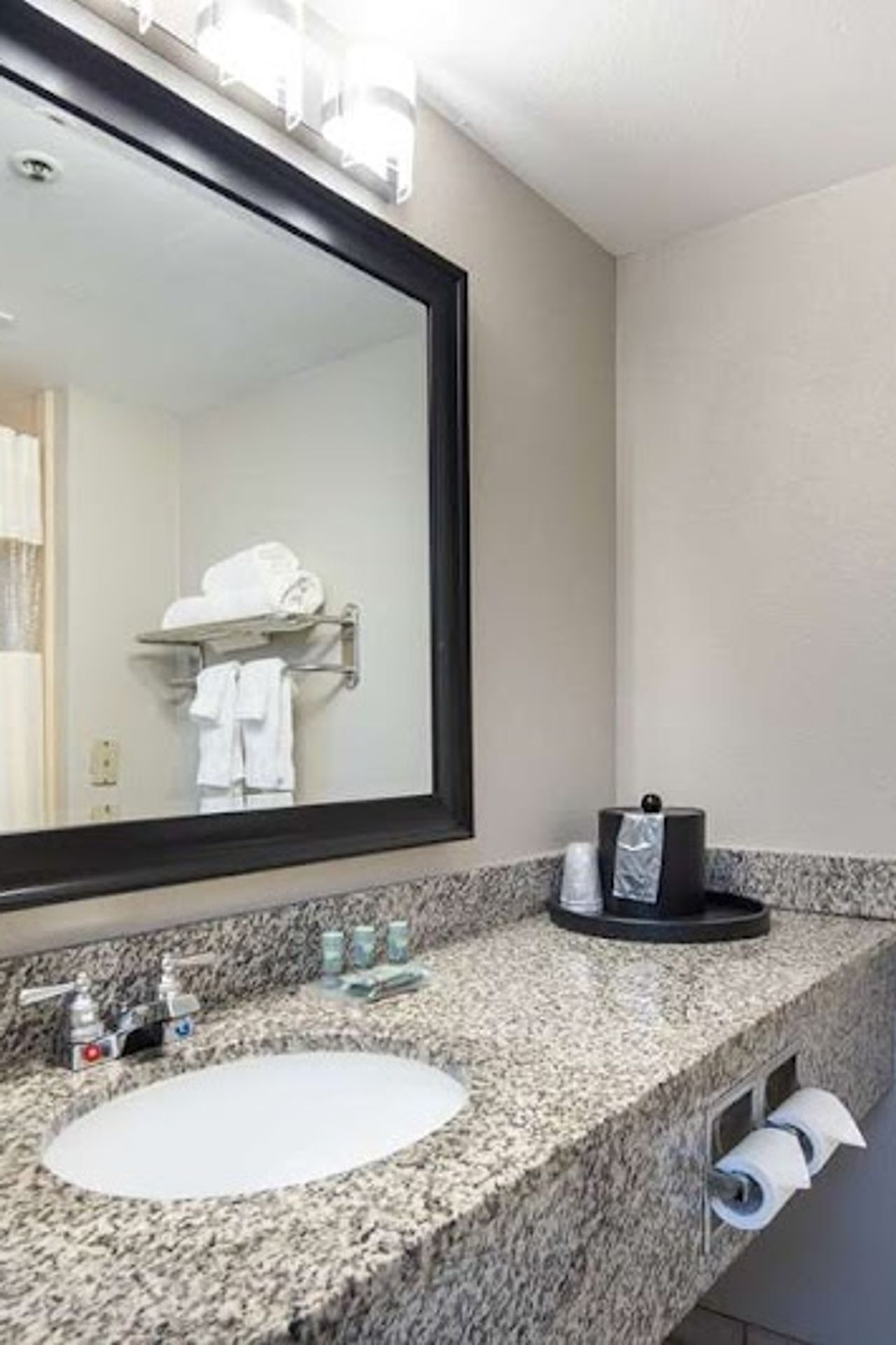 Photo of Best Western Inn & Suites San Mateo - San Francisco Airport