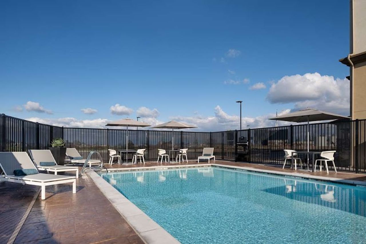 Photo of Hilton Garden Inn Visalia