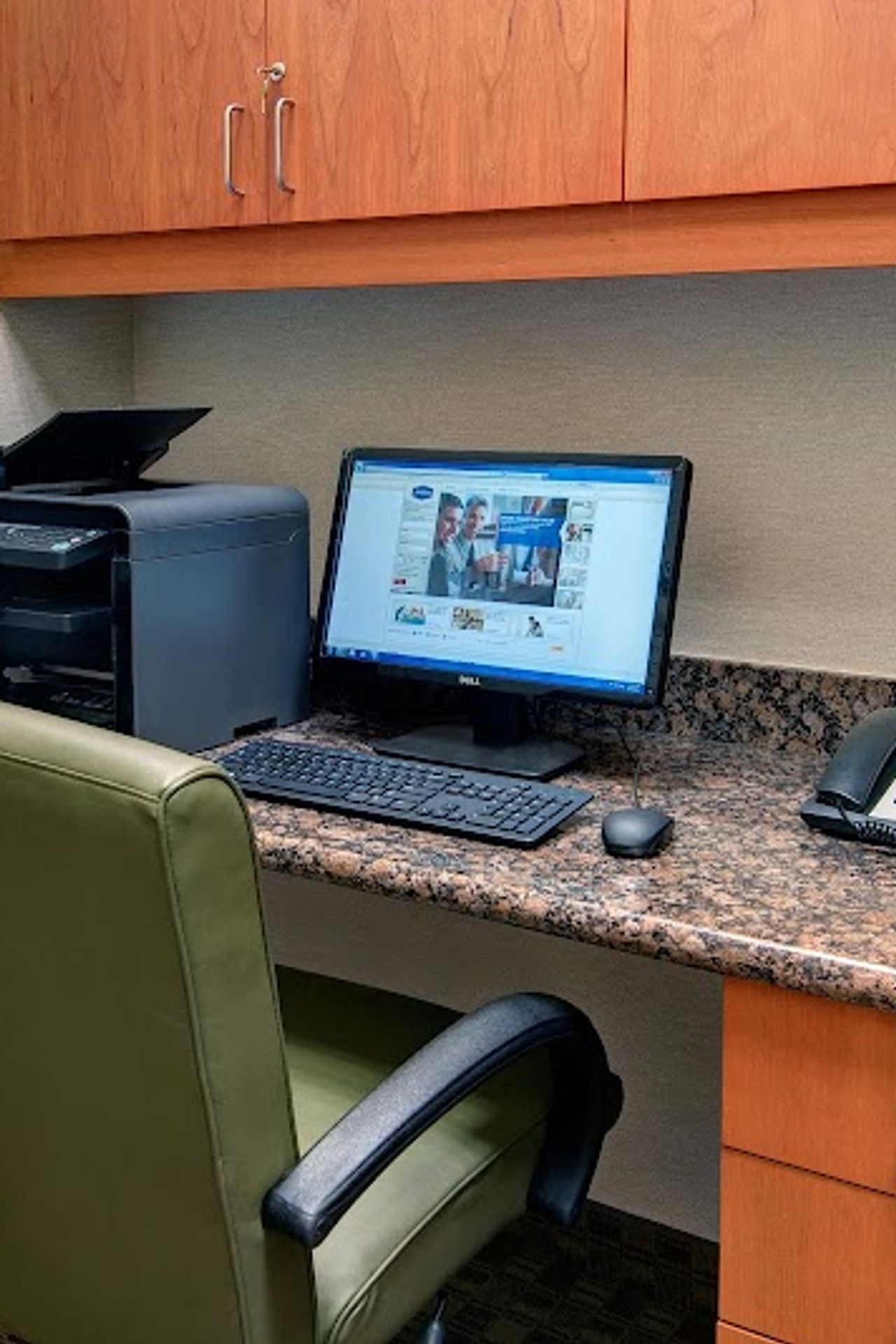 Photo of Hampton Inn & Suites Astoria - Business Center