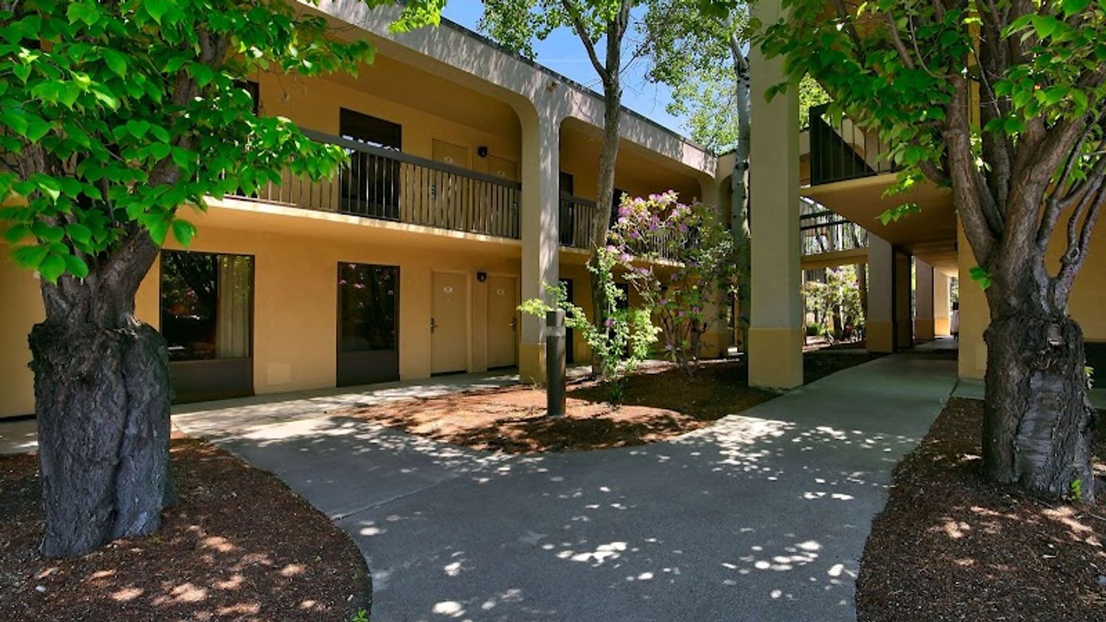 Photo of Red Lion Inn & Suites Deschutes River Bend