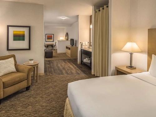 Photo of DoubleTree by Hilton Hotel Vancouver, Washington