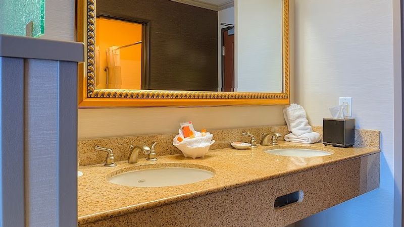 Photo of Elizabeth Oceanfront Suites