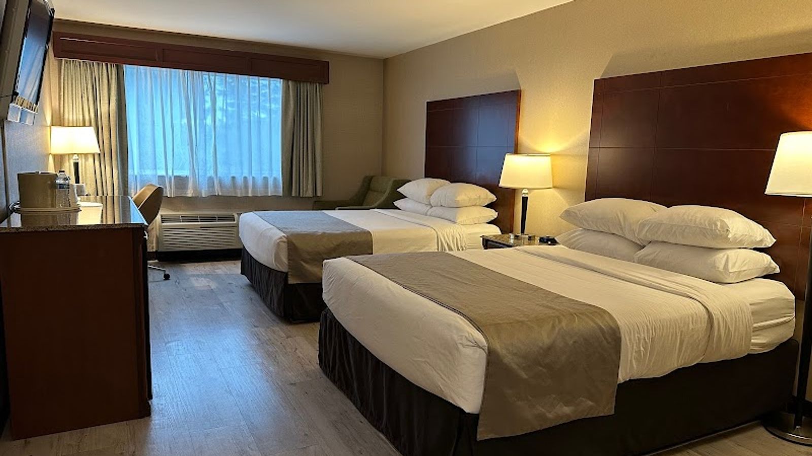 Photo of Medallion Inn and Suites