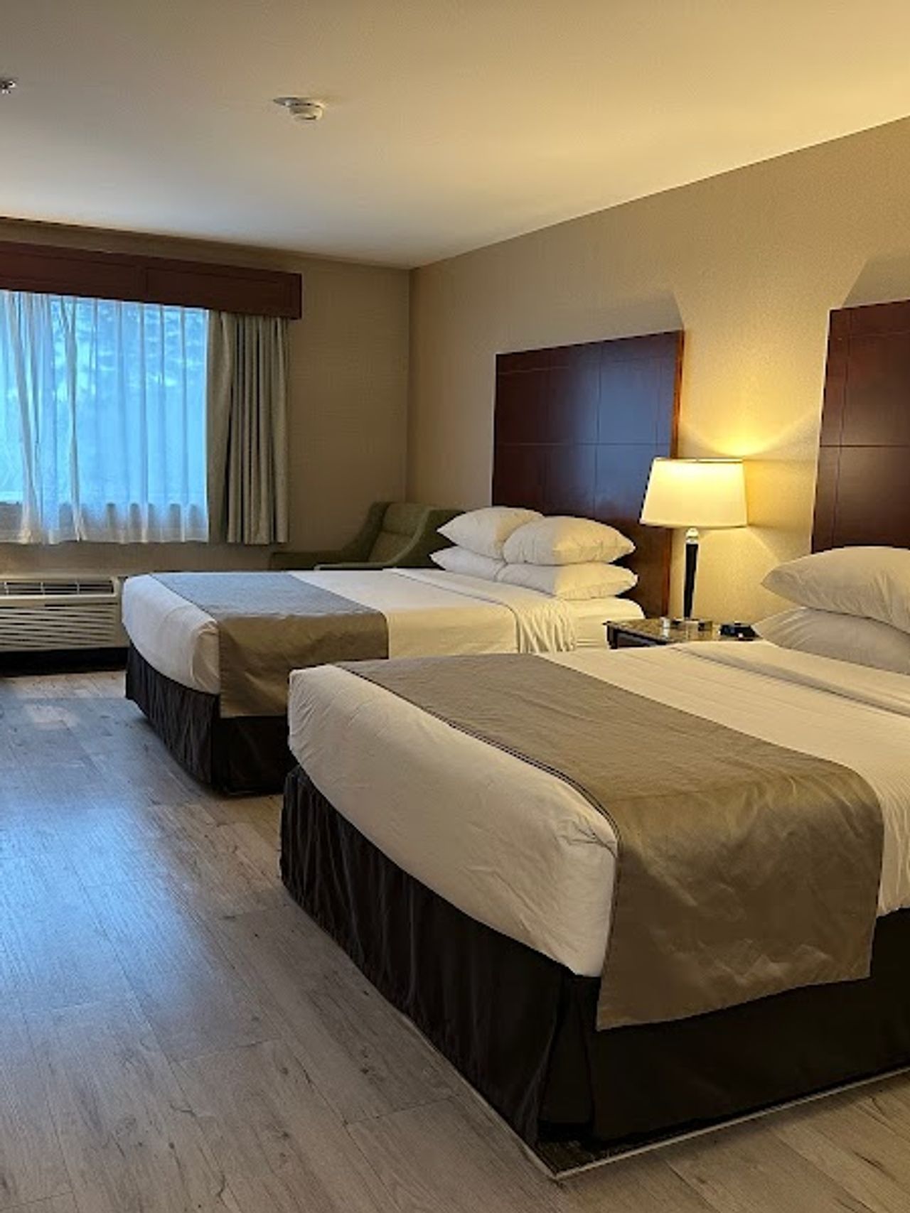 Photo of Medallion Inn and Suites