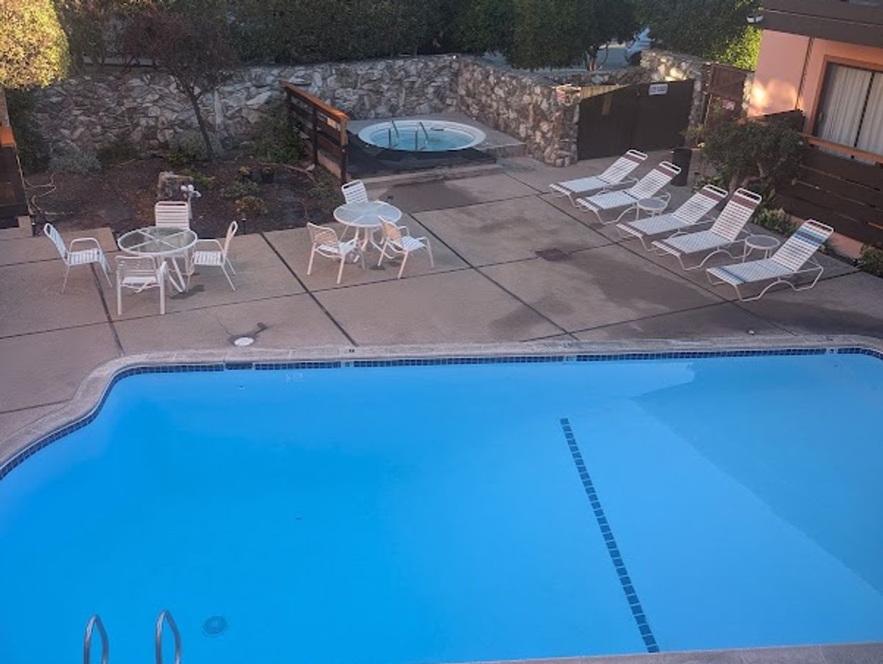 Monarch Resort - Outdoor Heated Pool, Hot Tub