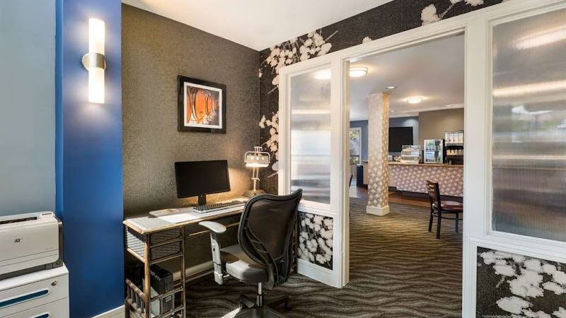 Photo of SureStay Plus by Best Western Mountain View