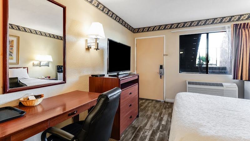 Photo of Knights Inn Madera