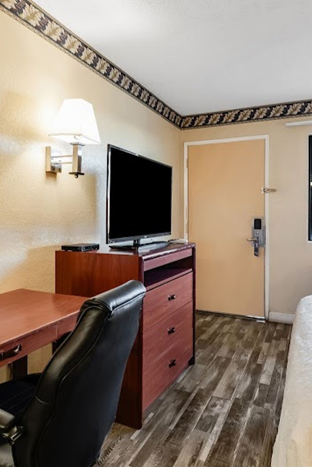 Photo of Knights Inn Madera