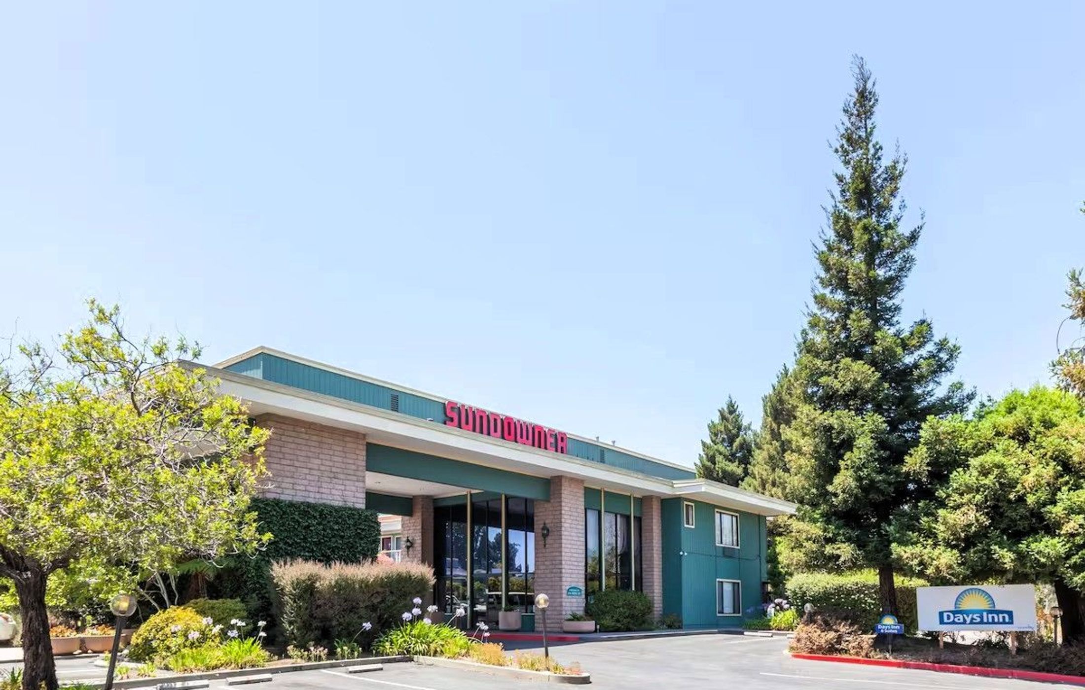 Days Inn & Suites by Wyndham Sunnyvale