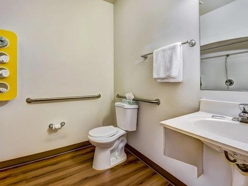 Photo of Motel 6 Roseburg, OR