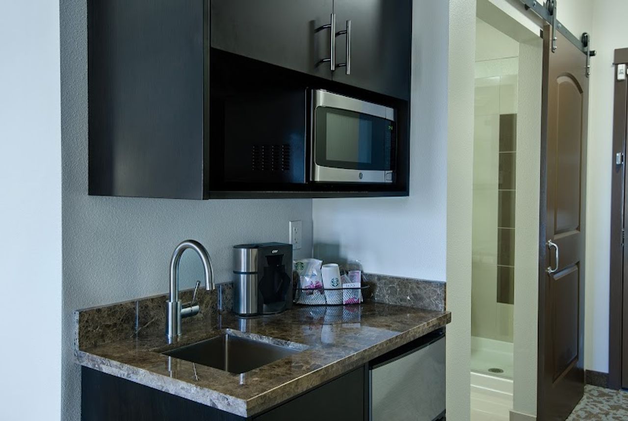 Photo of Oxford Suites Sonoma County - Rohnert Park