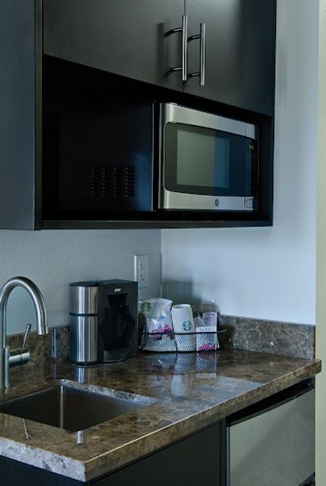 Photo of Oxford Suites Sonoma County - Rohnert Park