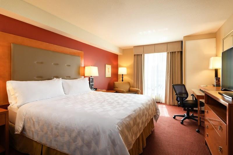 Photo of Holiday Inn & Suites Oakland - Airport, an IHG Hotel