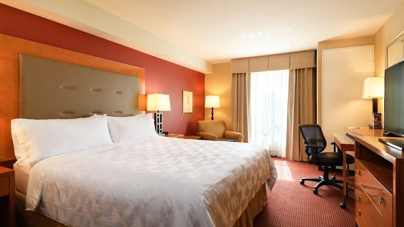 Photo of Holiday Inn & Suites Oakland - Airport, an IHG Hotel