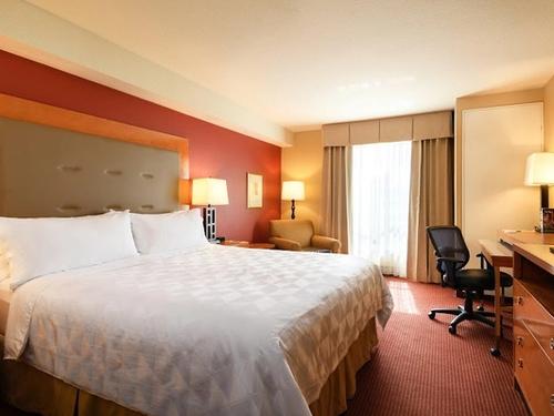 Photo of Holiday Inn & Suites Oakland - Airport, an IHG Hotel