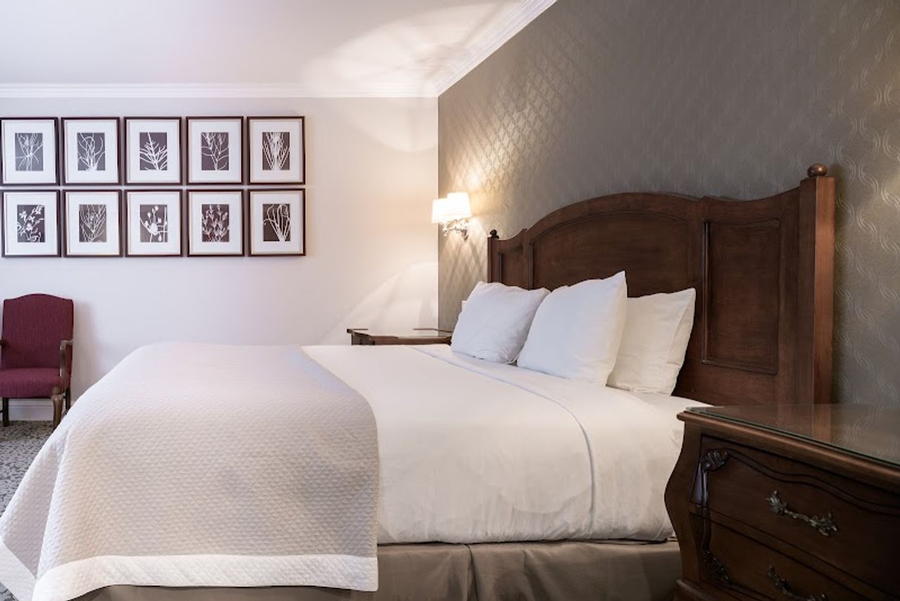 Photo of Woodcrest Hotel