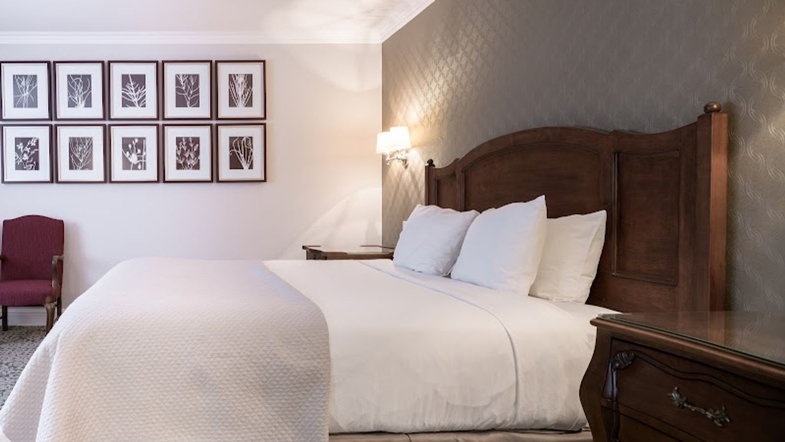 Photo of Woodcrest Hotel