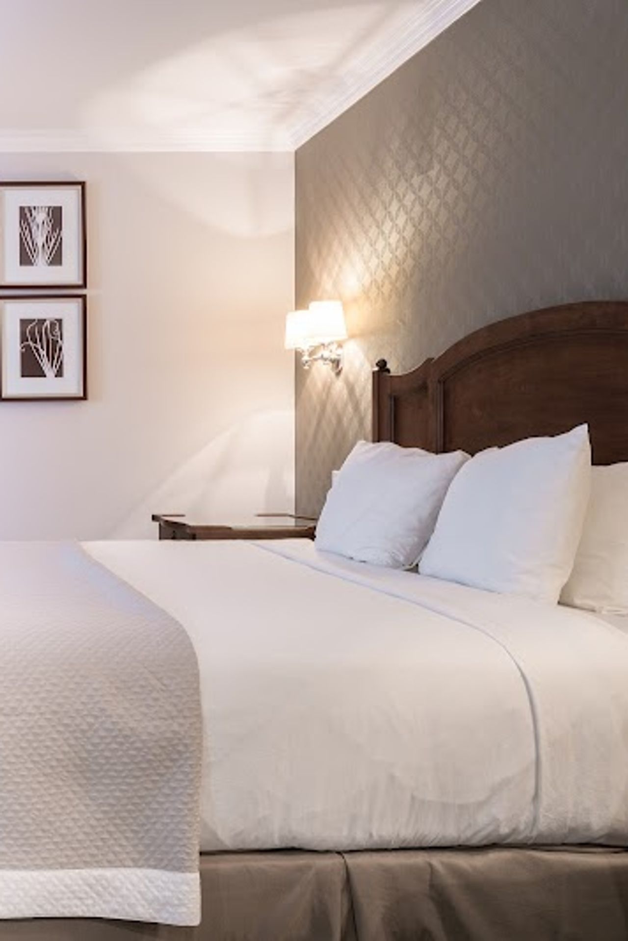 Photo of Woodcrest Hotel