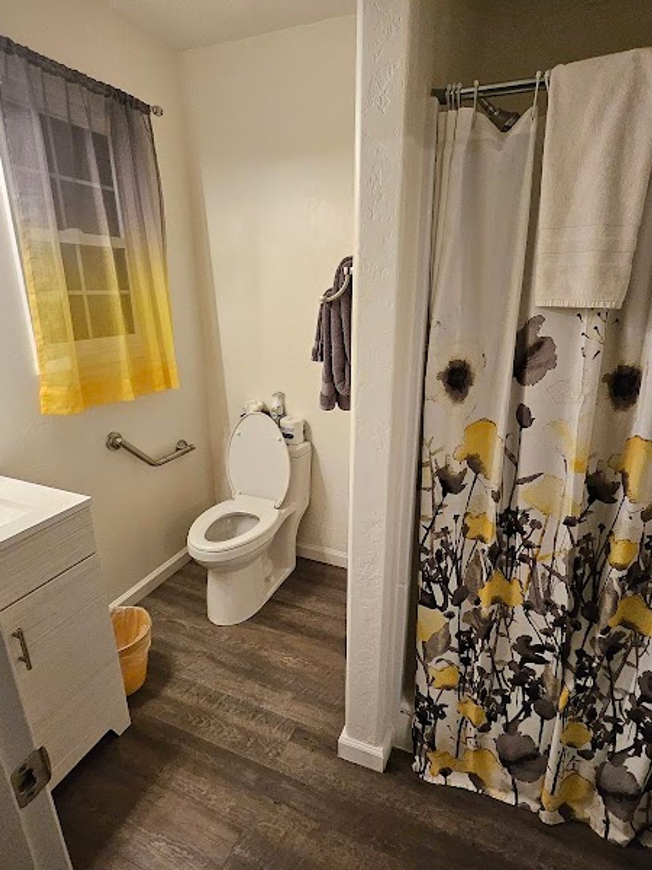 Photo of Photo of Pacific City Inn - Bathroom