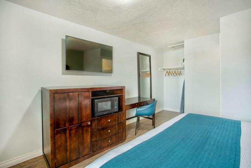 Photo of Studio 6 Suites Albany, OR