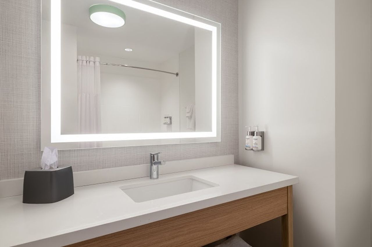 Photo of Garner Hotel Liberty Lake by IHG - Bathroom