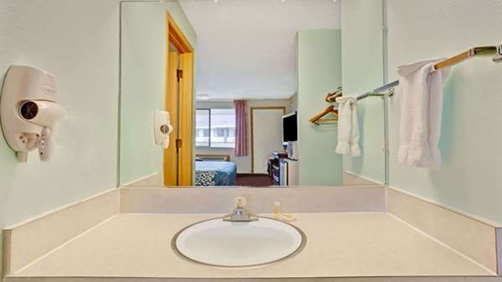 Photo of Days Inn by Wyndham Seattle South Tukwila